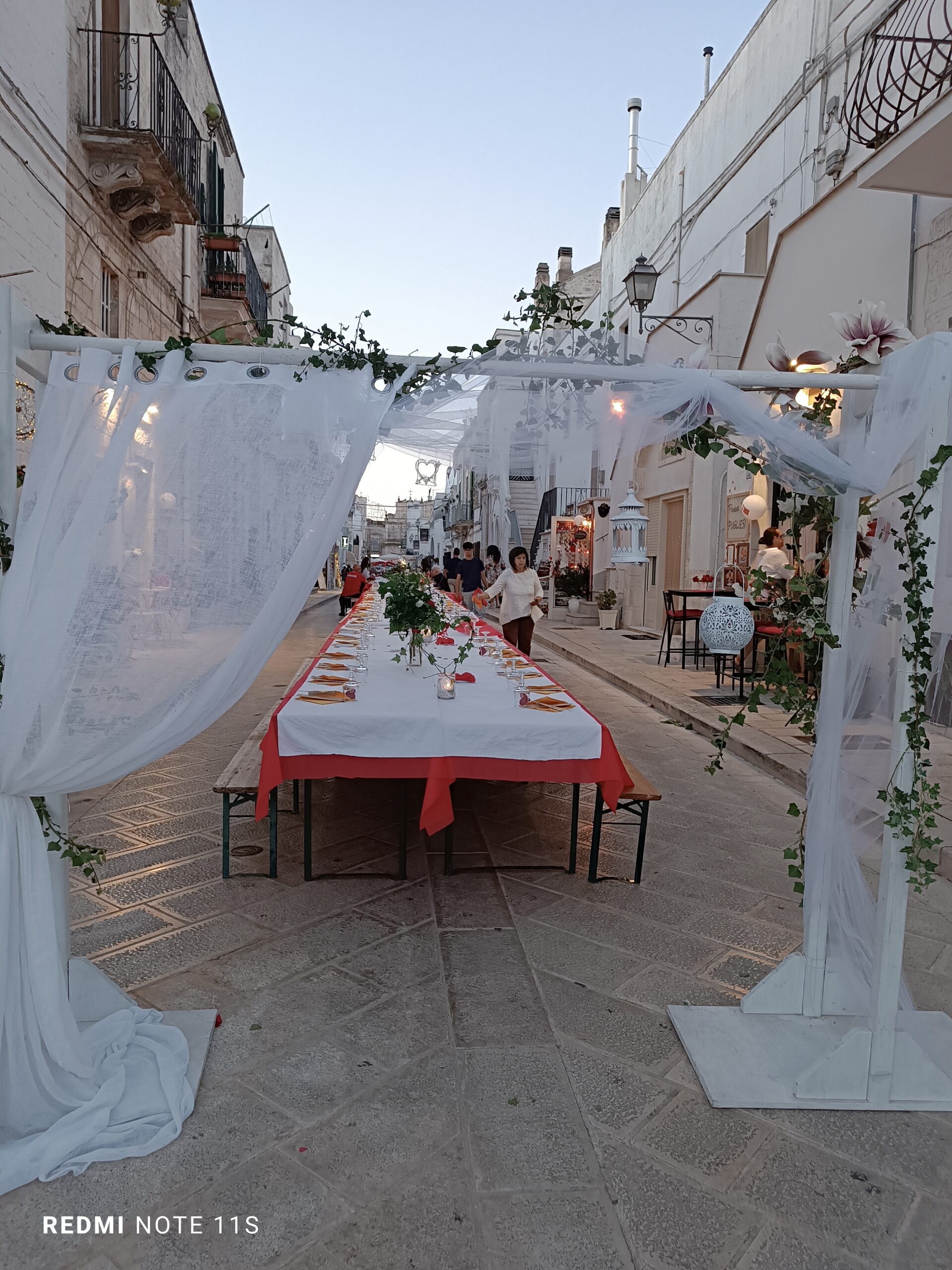 Weekend Romantico, dopo la magia della Tavolata stasera arriva la Notte Romantica
